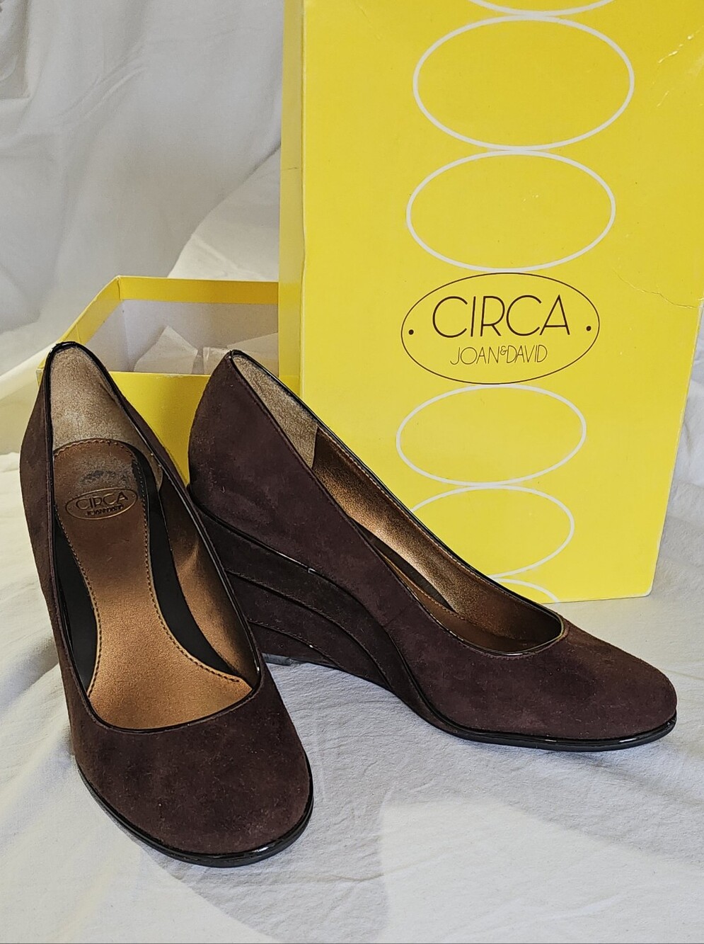 Circa Joan & David Brown Suede Wedge Pumps Shoes with Original Box -6M